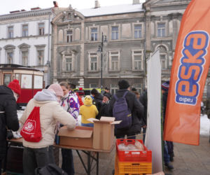 34. Finał WOŚP. Dziennikarze Radia ESKA rozgrzewają Tarnów pysznym żurkiem!