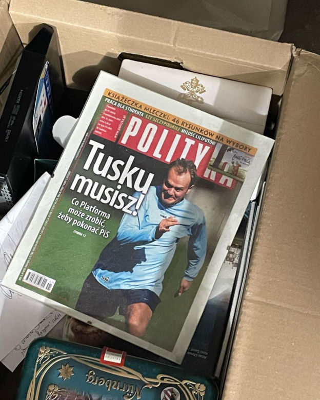  Donald Tusk pokazał, co jego żona Małgorzata wyniosła do piwnicy