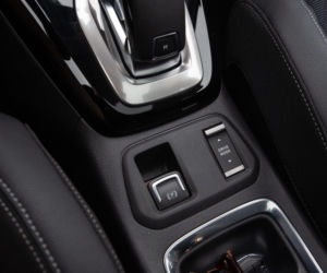 Peugeot 208 Allure vs Opel Corsa Elegance