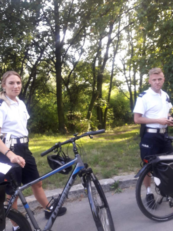 Policjantki i policjanci pilnują porządku... na rowerach