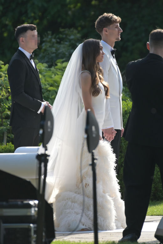 Daria Syta i Igor Grobelny wzięli dziś ślub. Suknia panny młodej wyglądała pięknie!