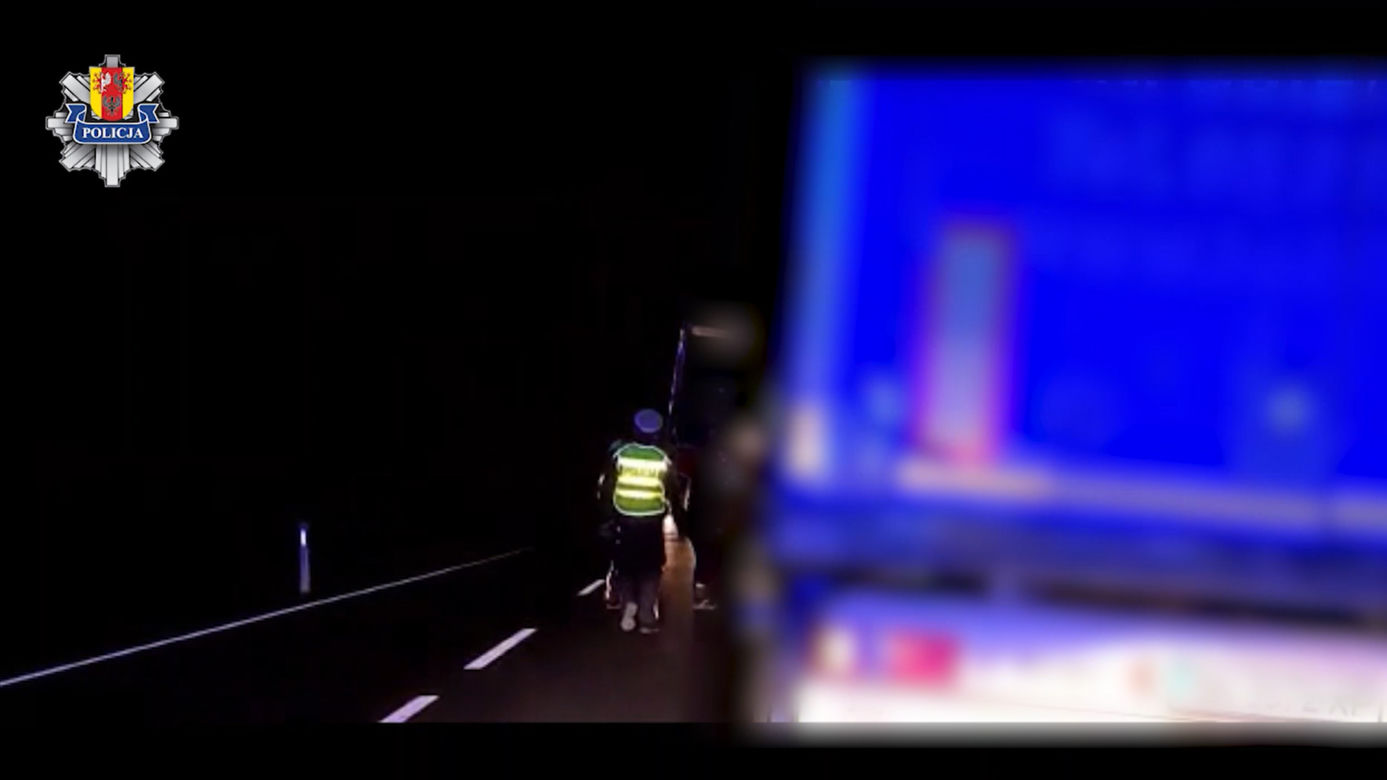 Tak kompletnie pijany 54-latek jechał tirem! Wideo pokazuje sceny z drogi krajowej