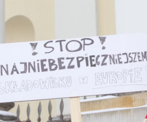 6500 ton toksycznych odpadów pod Warszawą. Mieszkańcy alarmują. „Żyjemy na tykającej bombie”