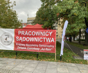 Protest pracowników sądownictwa: Tak wygląda czerwone miasteczko w Warszawie