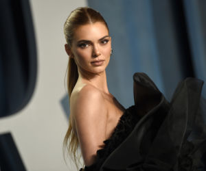 Najdroższa modelka świata walczy z ogórkiem! Ten film wstrząsnął internetem