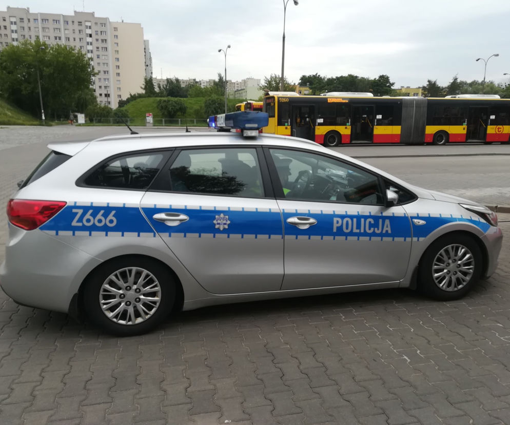 Trwają policyjne kontrole kierowców autobusów w Warszawie! Co bada policja? [ZDJĘCIA]
