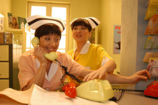 W serialu grali m.in. Anna Przybylska, Katarzyna Cichopek, Joanna Koroniewska, Krzysztof Kowalewski, Hanna Śleszyńska, Paweł Wawrzecki i Piotr Gąsowski.