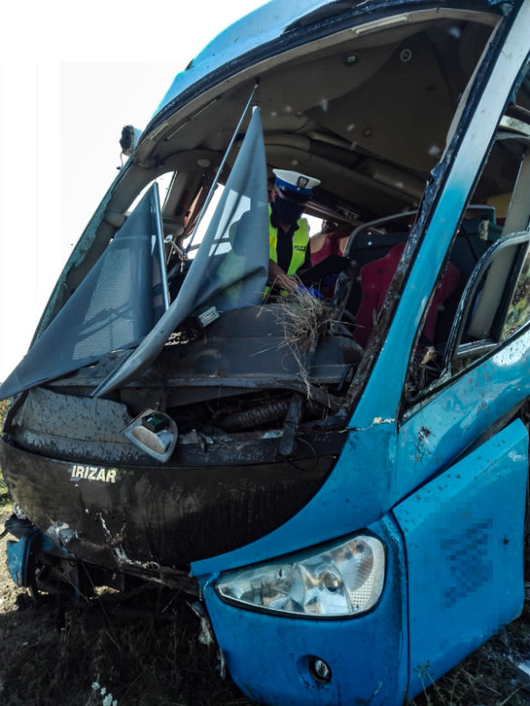 WYPADEK autokaru z dziećmi na A1