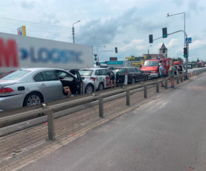  Tir staranował samochody w Błoniu
