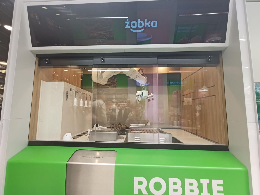 Otwarcie jubileuszowego sklepu Żabka