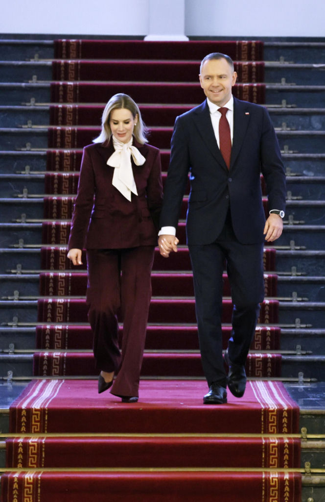 Marta Nawrocka w garniturach