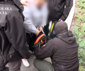 To on miał zamordować i oskórować studentkę. Policja publikuje nagranie z zatrzymania Roberta J. [WIDEO, GALERIA]