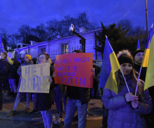 Kolejny protest pod ambasadą Rosji w Warszawie