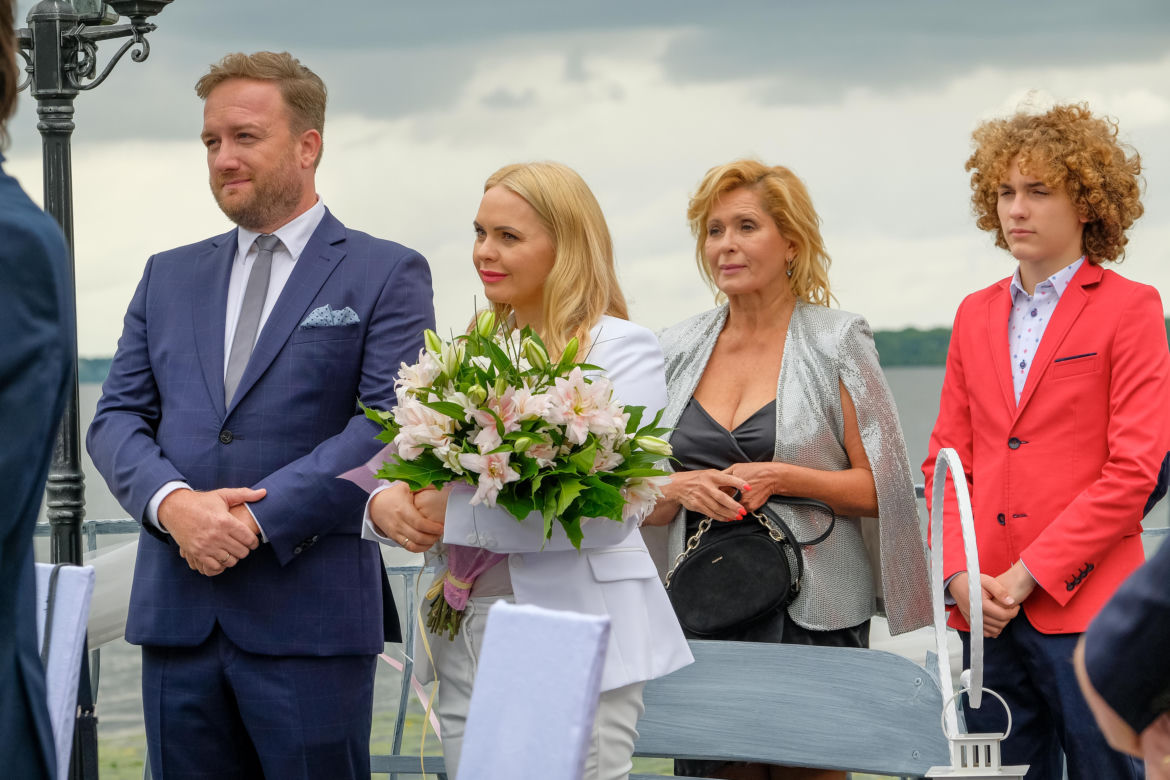 Przyjaciółki, odc. 170: Anka (Magdalena Stużyńska), Paweł (Bartek Kasprzykowski), Maria (Ewa Kasprzykl)