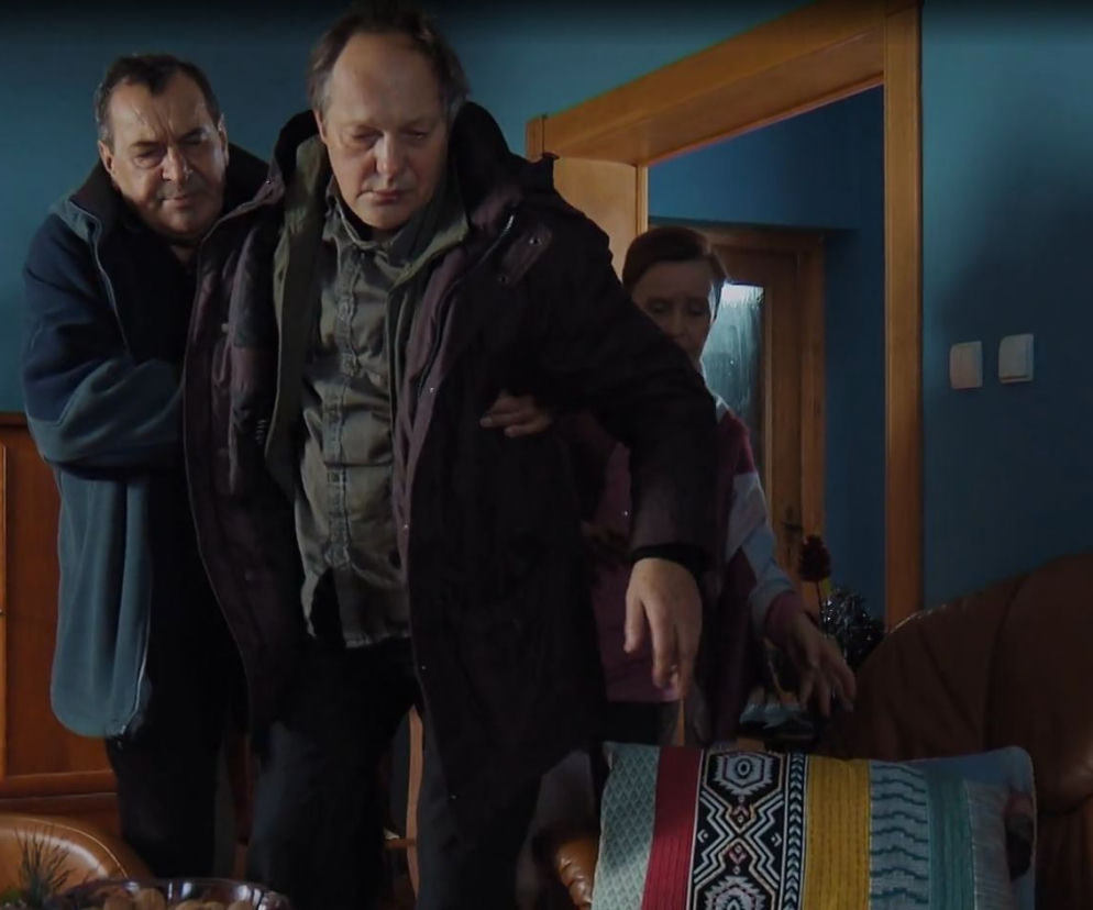 M jak miłość, odc. 1505: Olewicz (Tomasz Dedek), Waldek (Marian Krawczyk), Ela Olewicz (Ewa Domańska)