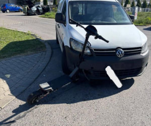 Dwa groźne zdarzenia z udziałem hulajnóg elektrycnych w Radomiu. Nastolatkowie jechali bez upranwień 