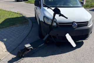 Dwa groźne zdarzenia z udziałem hulajnóg elektrycznych w Radomiu. Nastolatkowie jechali bez upranwień 