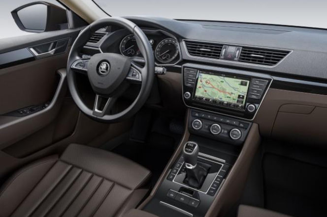 Skoda Superb III wnętrze
