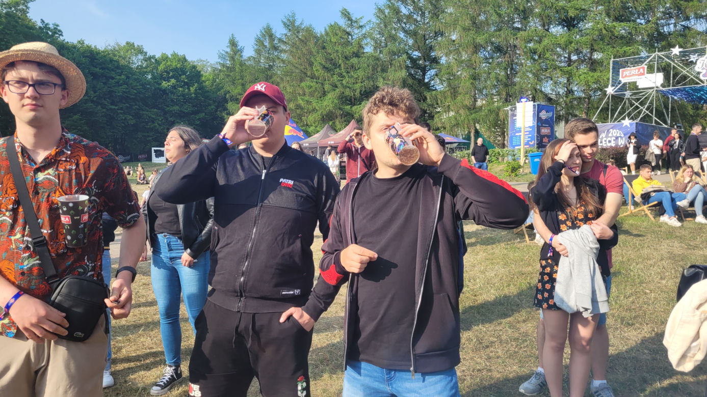 Kortowiada 2023. Drugi dzień koncertów przyciągnął tłumy pod Scenę Główną [ZDJĘCIA]