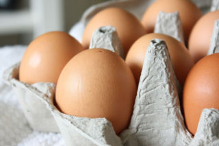 Skażone jajka w sklepach. GIS wydał pilny komunikat przed świętami