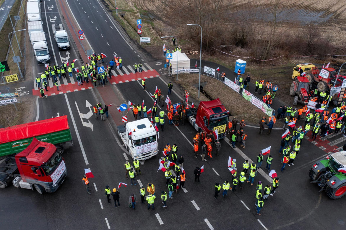 Strajk rolników. Ciągniki blokują drogi w całej Polsce. Gigantyczne utrudnienia