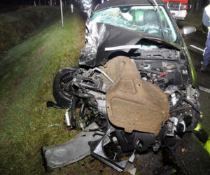 Wypadek na DK 58 koło Pisza. Czołowe zderzenie dwóch samochodów. Jedna osoba ranna