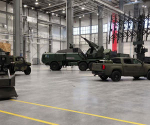 Program San to antydronowy „szwajcarski scyzoryk”? Premier i Szef MON na podpisaniu umowy