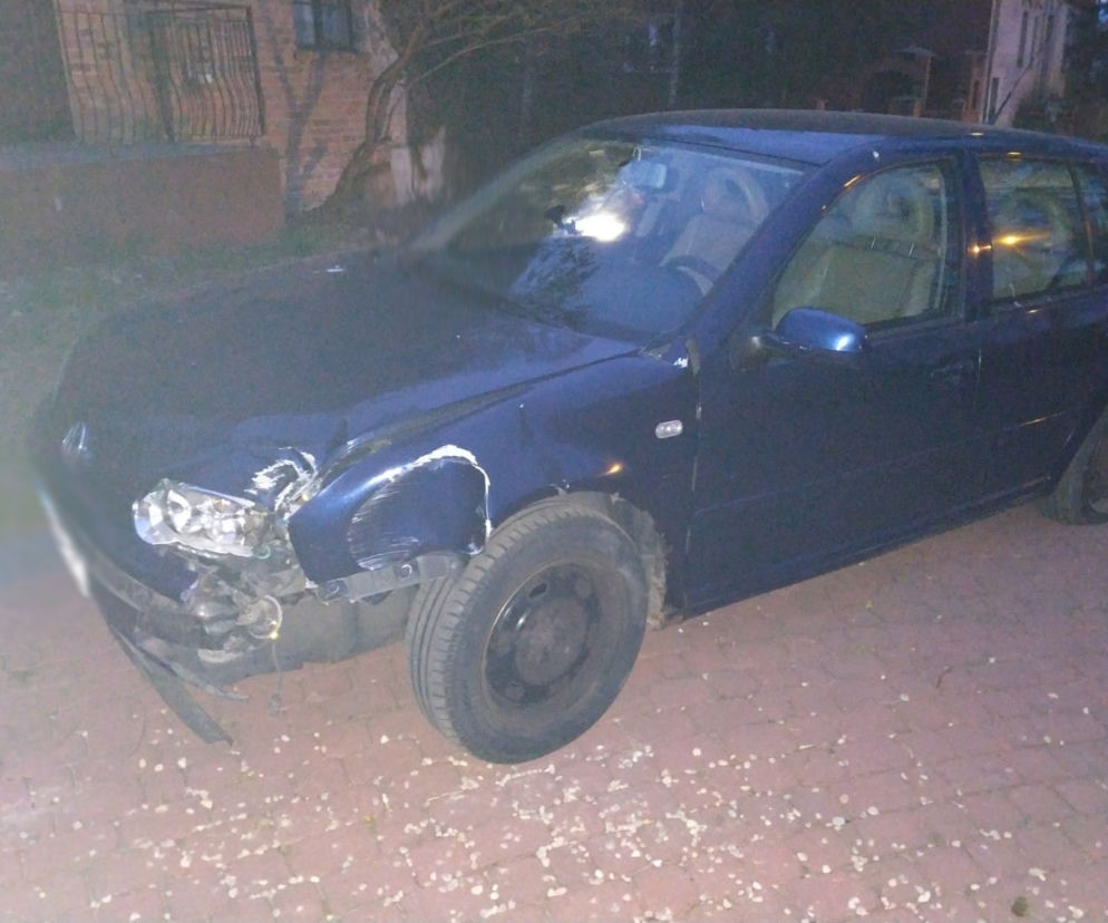 Za kierownicą Golfa niszczył infrastrukturę. Pijanego kierowcę zatrzymał policjant po służbie