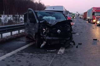 Zderzenie trzech pojazdów na S8. Są zabici i ranni! „Droga jest kompletnie zablokowana”