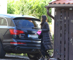 Marta Kaczyńska idzie ze święconką