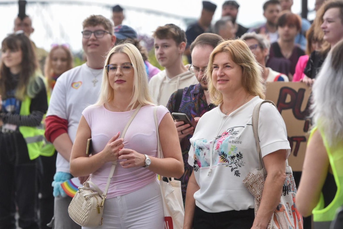 VI Toruński Marsz Równości. Przeciwnicy modlili się w centrum