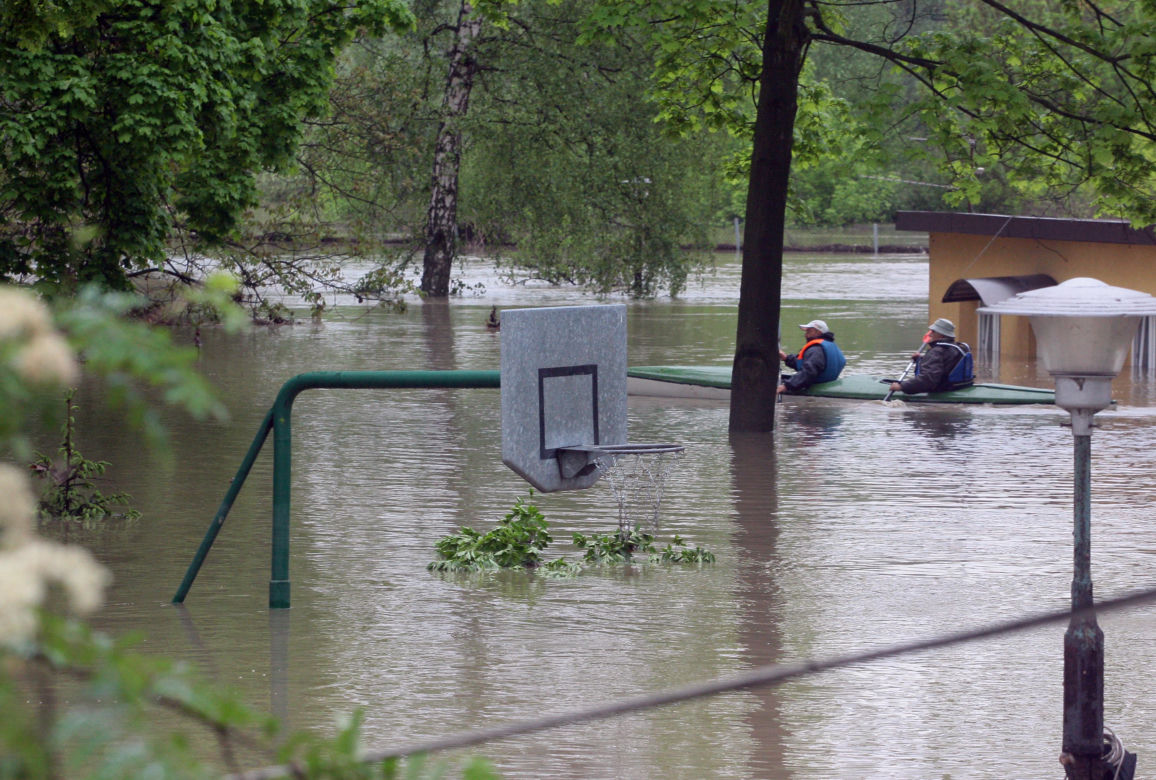Tak Kraków walczył z ogromną powodzią w 2010