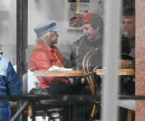 Katarzyna Figura przytula Maćka Musiałowskiego