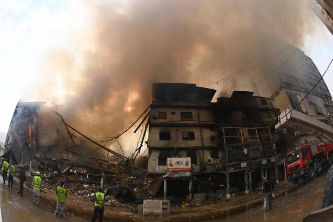 Pakistan/ Co najmniej 11 ofiar śmiertelnych pożaru w centrum handlowym w Karaczi