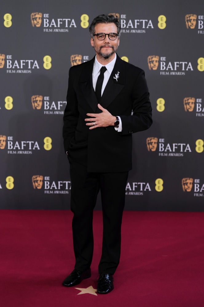 Gwiazdy przebrane za abażury na Bafta. Kto się popisał najlepszą kreacją?