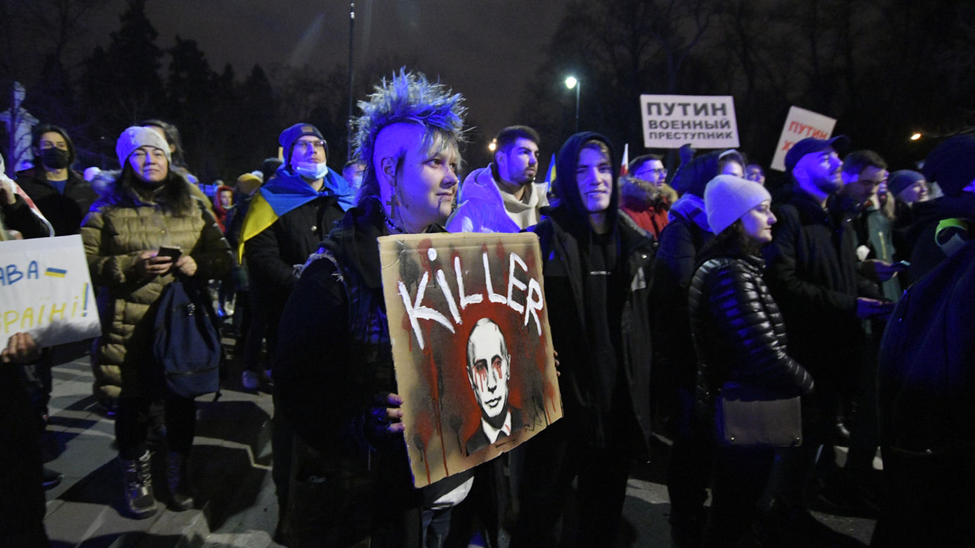 Kolejny protest pod ambasadą Rosji w Warszawie