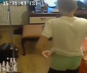 Matka trzymała synka, ojczym go torturował. Sebastian nie przeżył! 100 uderzeń w pół godziny