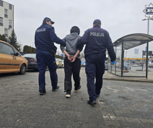 Zgotował babci piekło we własnym domu