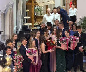 Studniówka pełna blasku i emocji! Tak bawili się maturzyści II LO w Bydgoszczy [ZDJĘCIA]