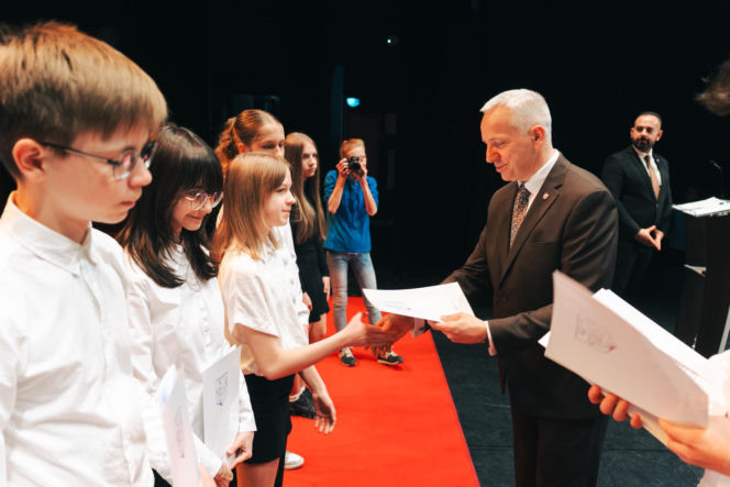 Najzdolniejsi uczniowie odebrali stypendia Prezydenta Miasta Siedlce