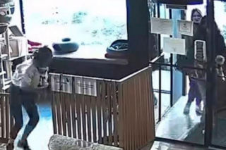 Próba porwania kota z kawiarni. Jędrzej uciekł w ostatniej chwili