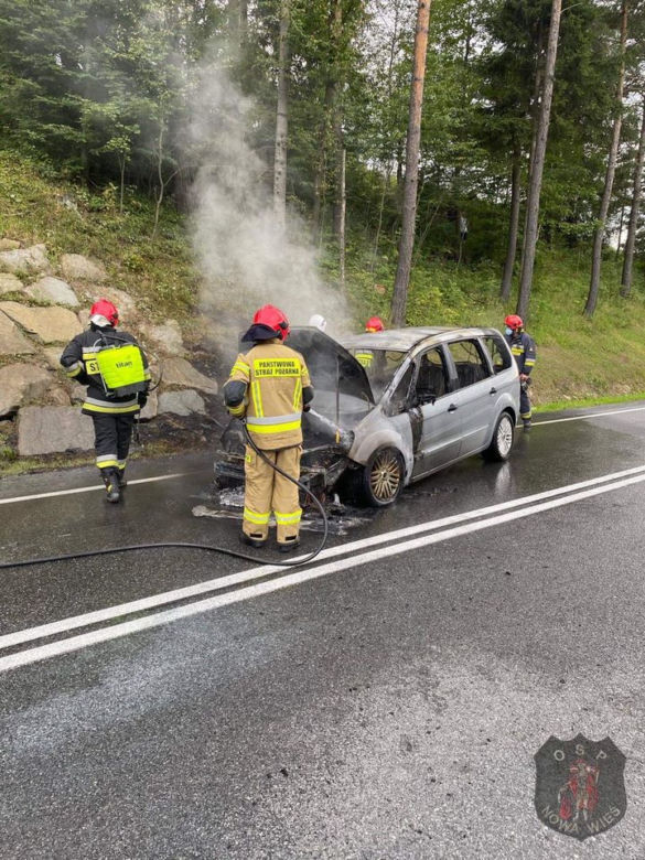 Roztoka Wielka. Ford płonął jak pochodnia! Zostały z niego zgliszcza