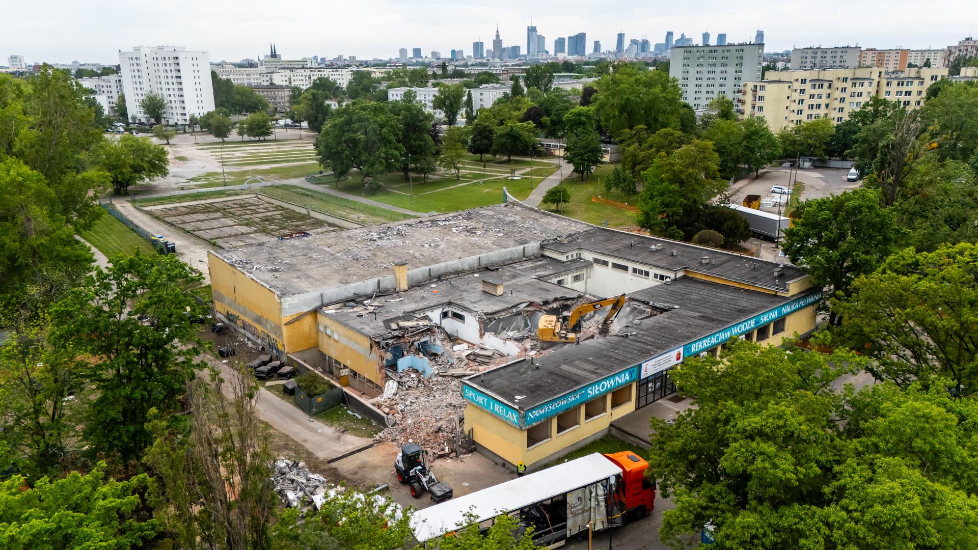 Ośrodek Namysłowska w Warszawie - rozbiórka basenu