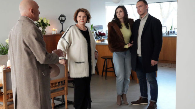 Barwy szczęścia odc. 3360. Józefina Rawiczowa (Elżbieta Jarosik), Tolek Koszyk (Marek Siudym)