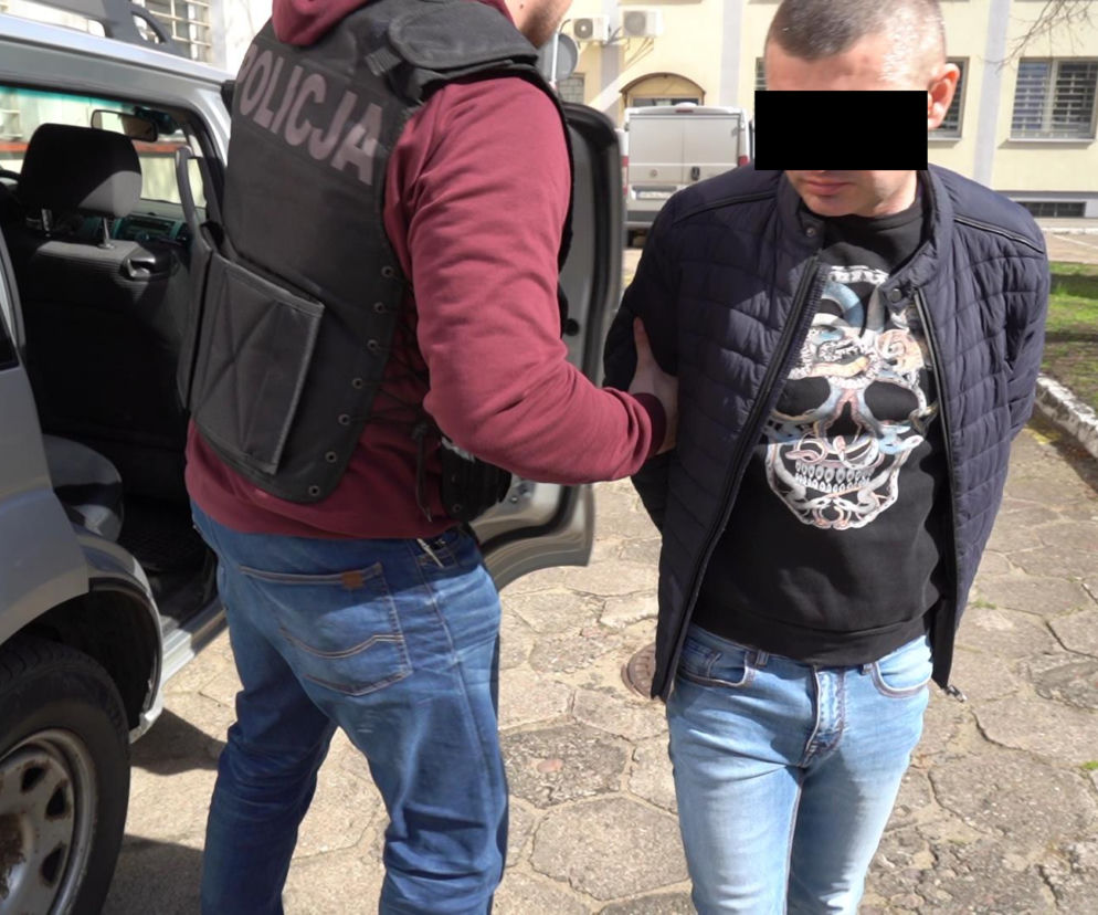 Bydgoski fotograf zamieszany w czerpanie korzyści z nierządu. 38-latek robił kobietom zdjęcia i umawiał je z klientami [WIDEO]