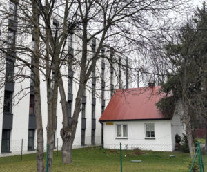 Dom przy ul. Jutrzenka 4 w Krakowie i sąsiedni akademik