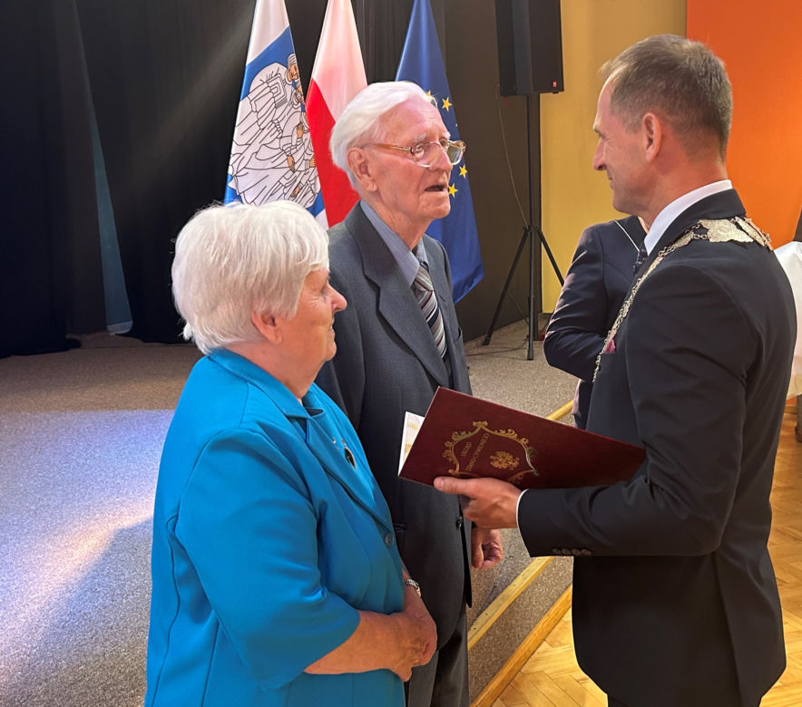 25 par świętowało swój jubileusz małżeński, a wśród nich rekordziści