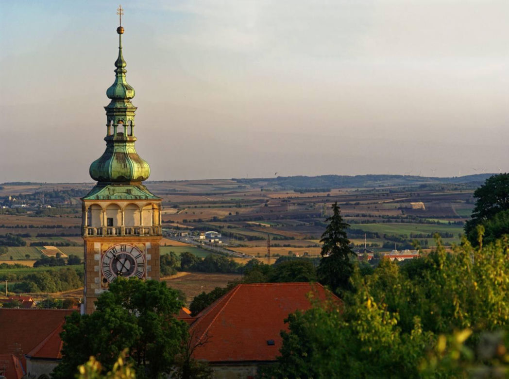Mikulov - perła Moraw Południowych, którą odwiedził król Polski i Napoleon. Jesień to idealny moment, aby zwiedzić to miasto