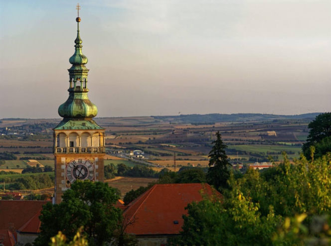Mikulov - perła Moraw Południowych, którą odwiedził król Polski i Napoleon. Jesień to idealny moment, aby zwiedzić to miasto