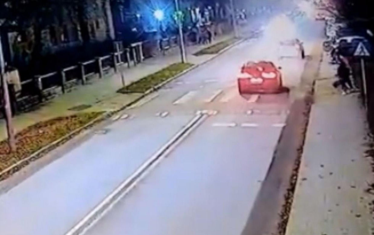 Weszli na przejście dla pieszych, 29-latek wjechał w nich fordem. Tragiczny finał